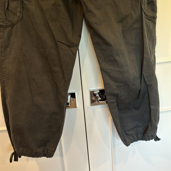 Anthropologie Pilcro The Hiker Charcoal Gray   Utility Cargo Pants Size 29 - Picture 9 of 15